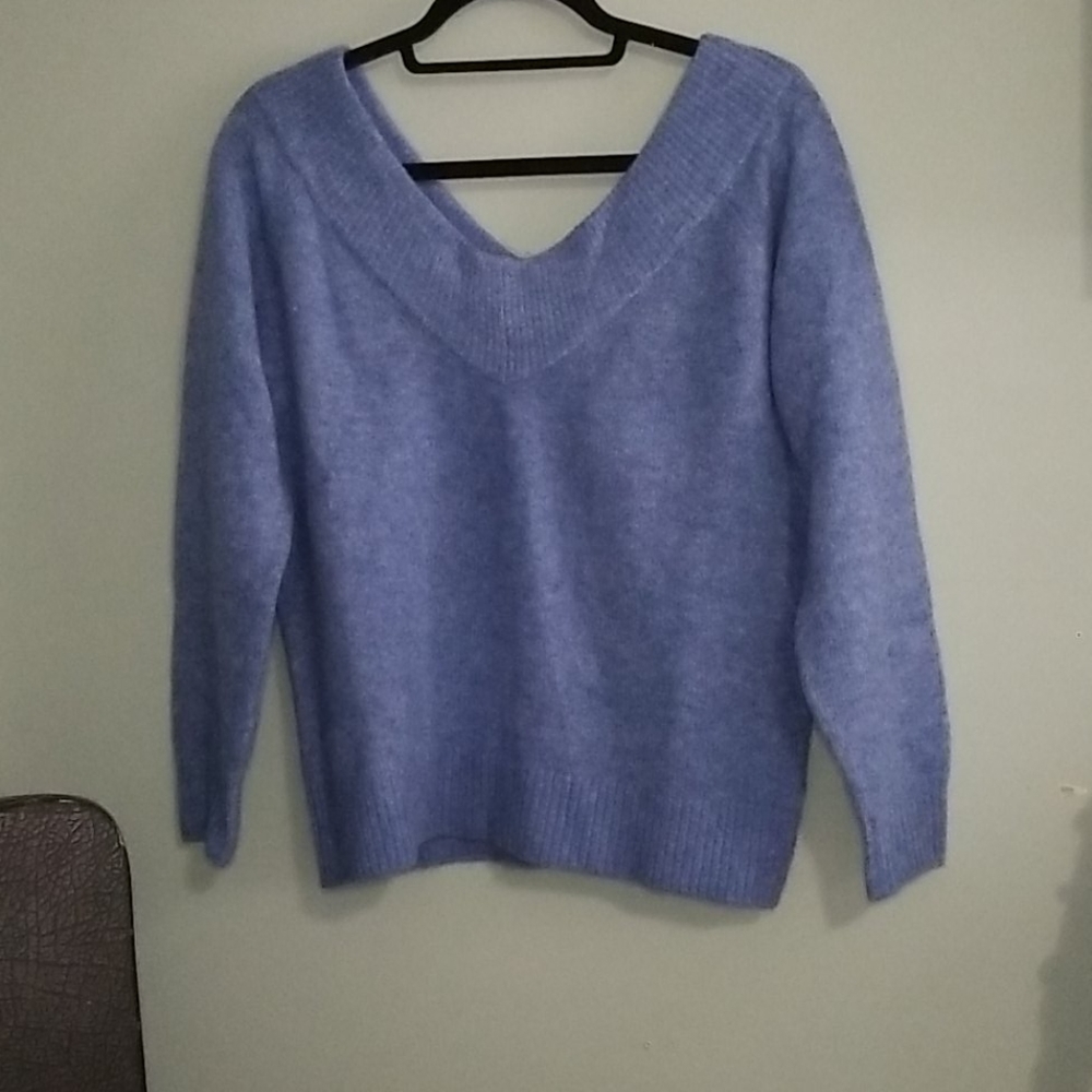 NWT blue sweater size medium